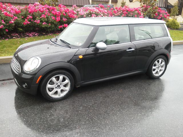 Mini Cooper Clubman 2010 photo 18