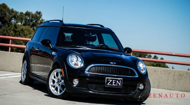 Mini Cooper Clubman 2010 photo 2
