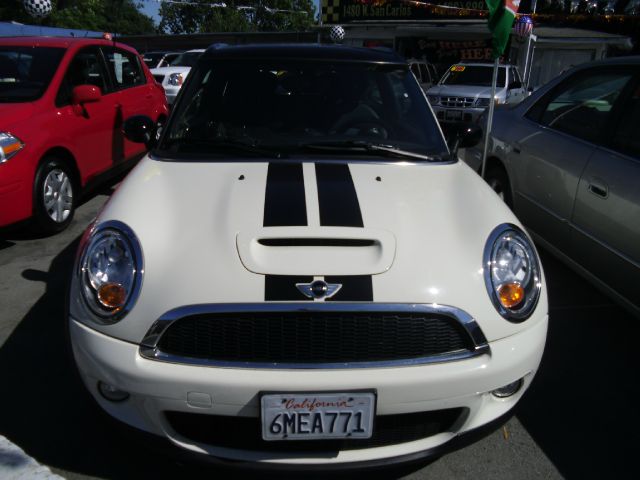 Mini Cooper Clubman 2010 photo 11