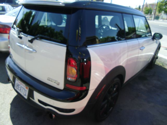 Mini Cooper Clubman 2010 photo 2