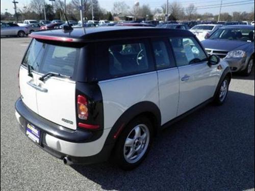 Mini Cooper Clubman 2010 photo 2