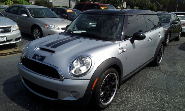Mini Cooper Clubman 2010 photo 1