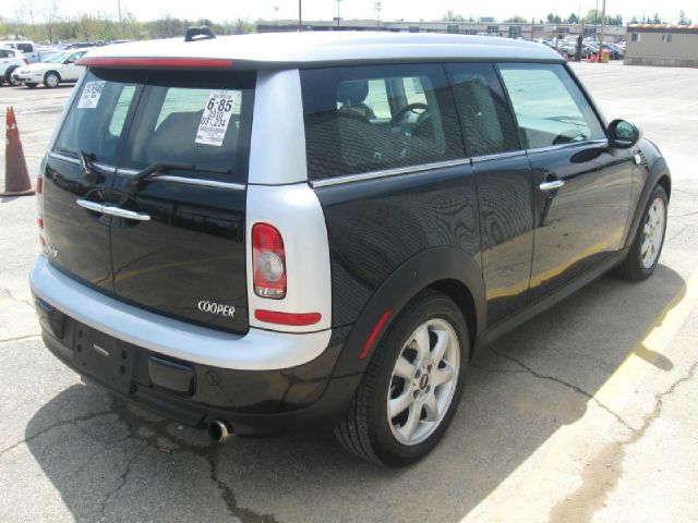Mini Cooper Clubman 2010 photo 2