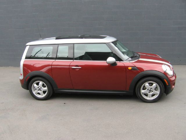 Mini Cooper Clubman 2010 photo 1