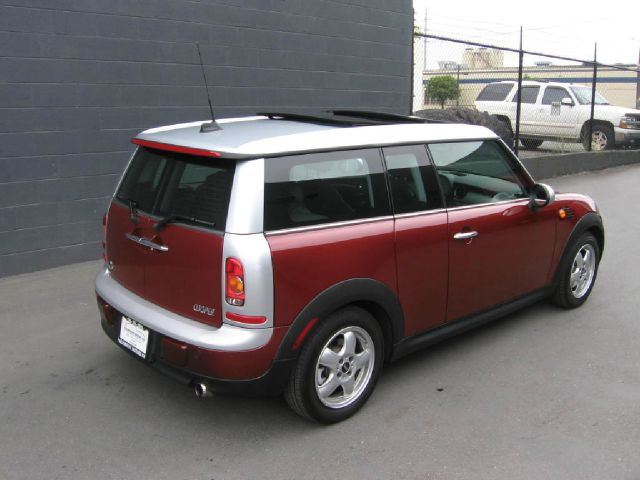 Mini Cooper Clubman 2010 photo 2