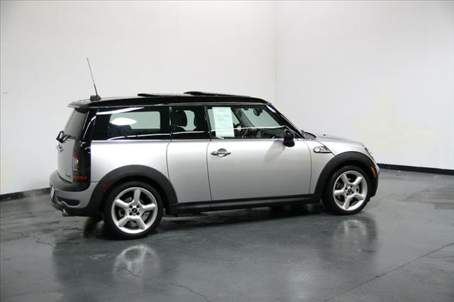 Mini Cooper Clubman 2010 photo 1