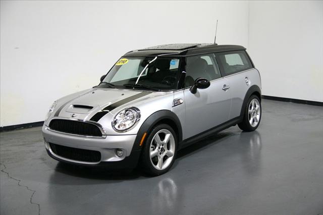 Mini Cooper Clubman 2010 photo 2