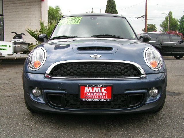 Mini Cooper Clubman 2011 photo 1