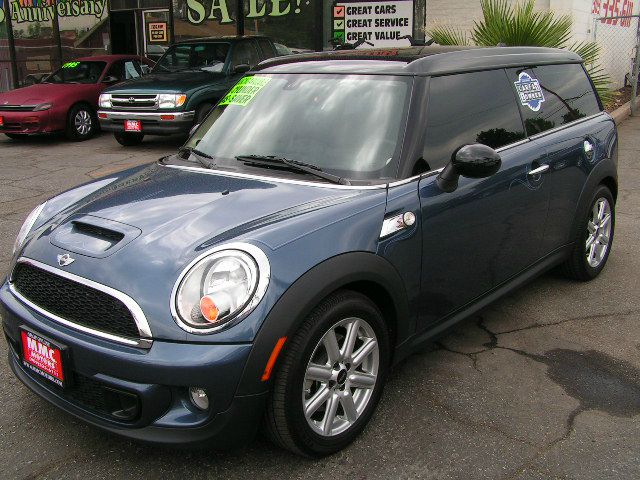 Mini Cooper Clubman 2011 photo 2