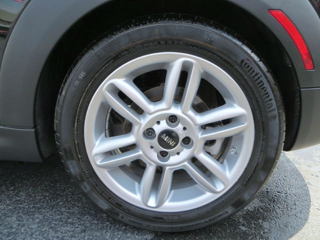 Mini Cooper Clubman 2012 photo 2