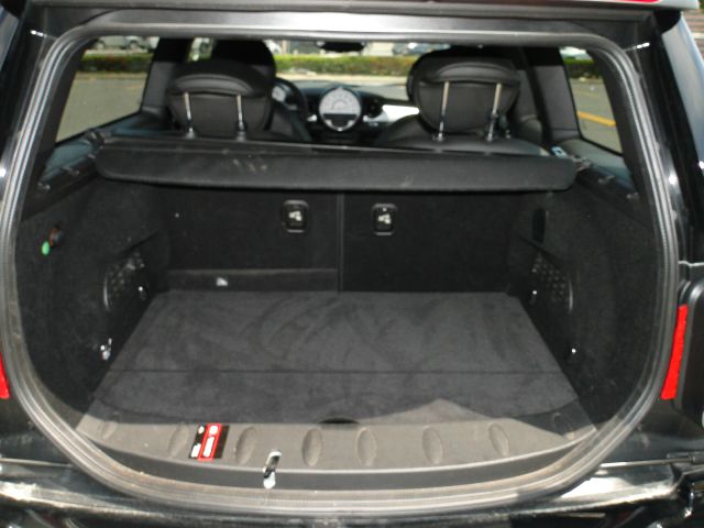 Mini Cooper Clubman 2012 photo 24
