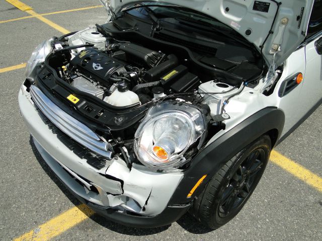 Mini Cooper Clubman 2012 photo 26