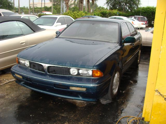 Mitsubishi Diamante LW2 Sedan
