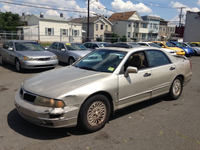 Mitsubishi Diamante 10 Metromaster Sedan