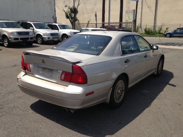 Mitsubishi Diamante 1997 photo 3