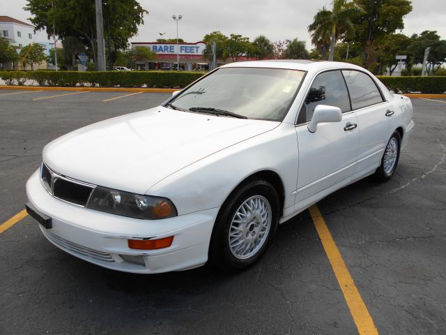 Mitsubishi Diamante 1999 photo 1