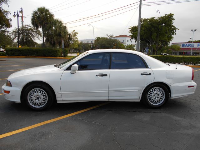 Mitsubishi Diamante 1999 photo 2