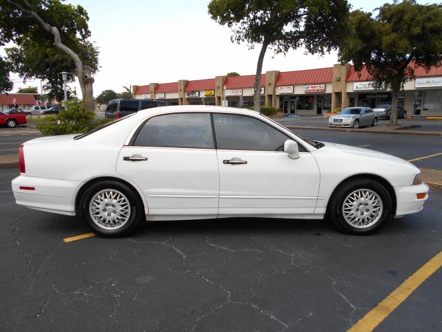 Mitsubishi Diamante 1999 photo 3