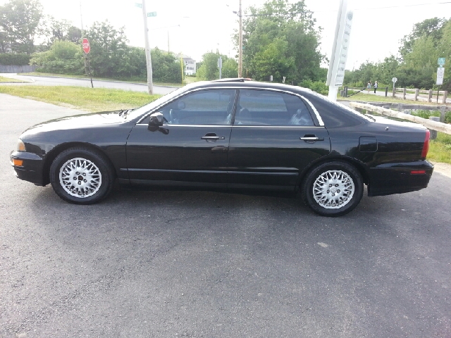 Mitsubishi Diamante Base Sedan