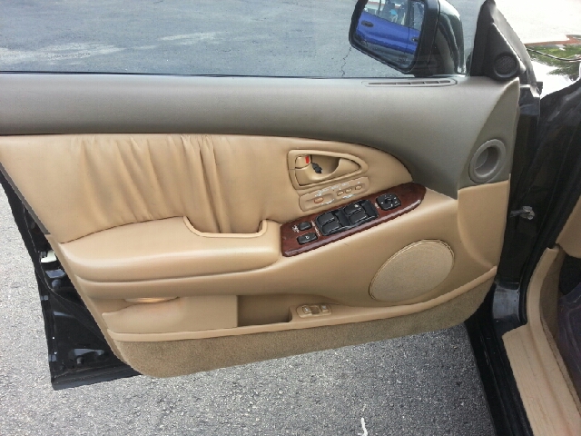 Mitsubishi Diamante 1999 photo 2