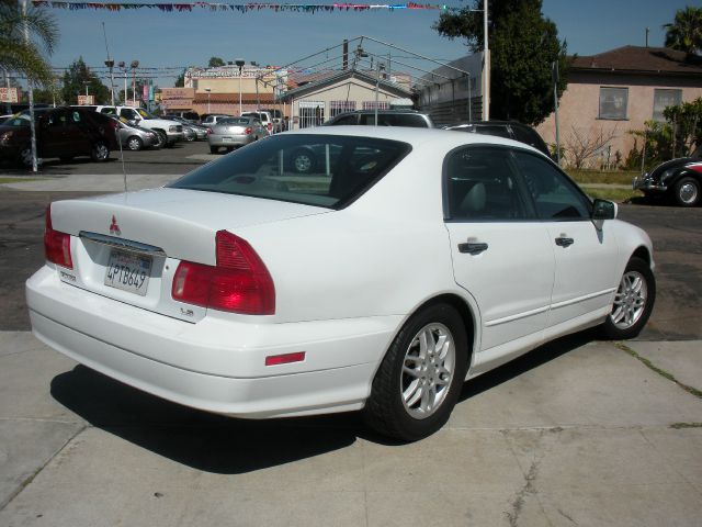 Mitsubishi Diamante 2000 photo 1