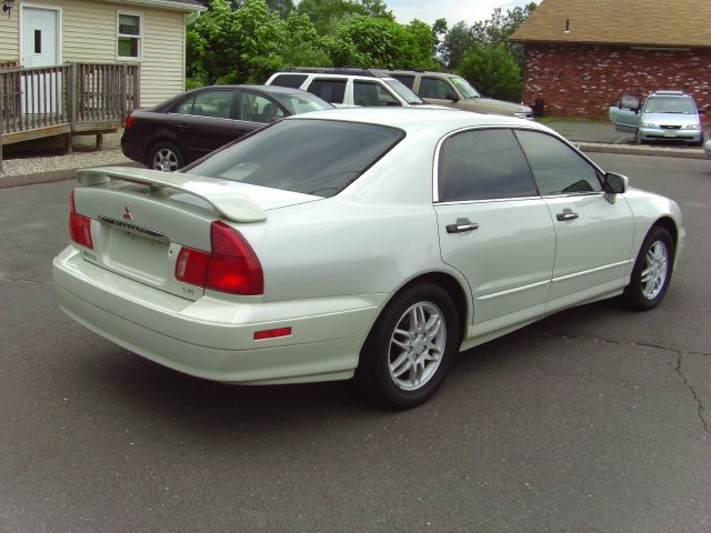 Mitsubishi Diamante 2001 photo 1