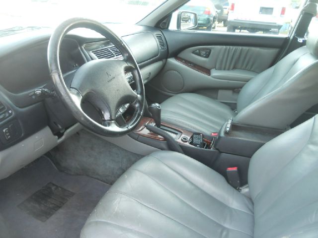 Mitsubishi Diamante 2002 photo 3