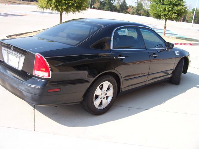 Mitsubishi Diamante 2002 photo 2