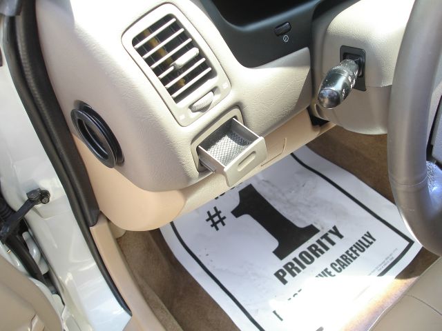 Mitsubishi Diamante 2002 photo 11