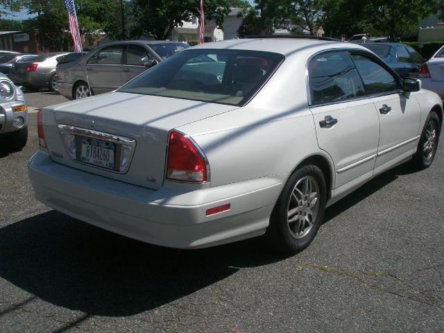 Mitsubishi Diamante 2002 photo 1