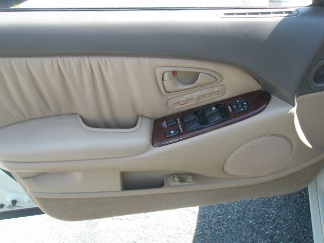 Mitsubishi Diamante 2002 photo 2