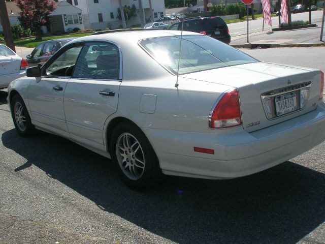 Mitsubishi Diamante 2002 photo 24