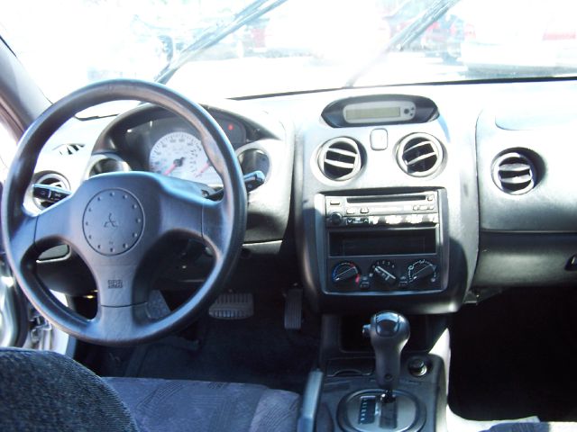 Mitsubishi Eclipse 2001 photo 4