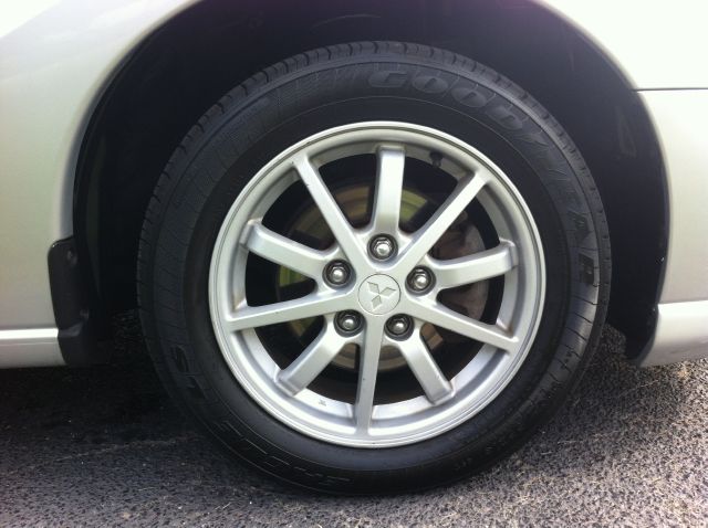 Mitsubishi Eclipse 2002 photo 2