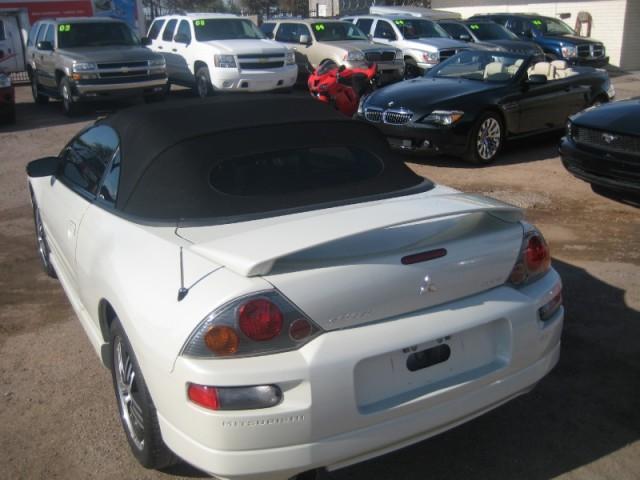 Mitsubishi Eclipse 2004 photo 2