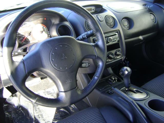 Mitsubishi Eclipse 2004 photo 2