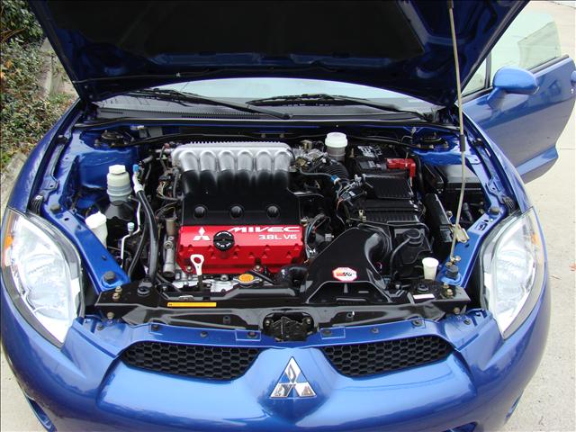 Mitsubishi Eclipse 2006 photo 2