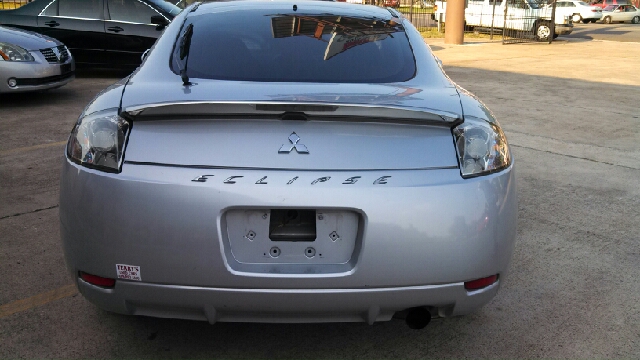 Mitsubishi Eclipse 2006 photo 2