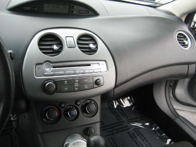 Mitsubishi Eclipse 2006 photo 21
