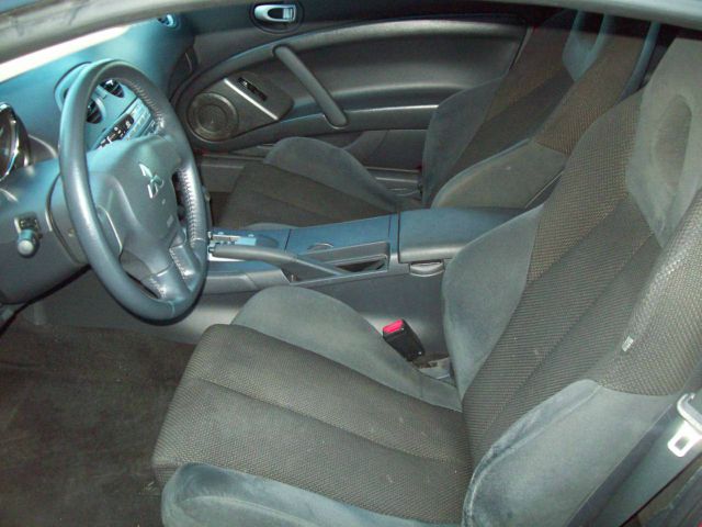 Mitsubishi Eclipse 2006 photo 2