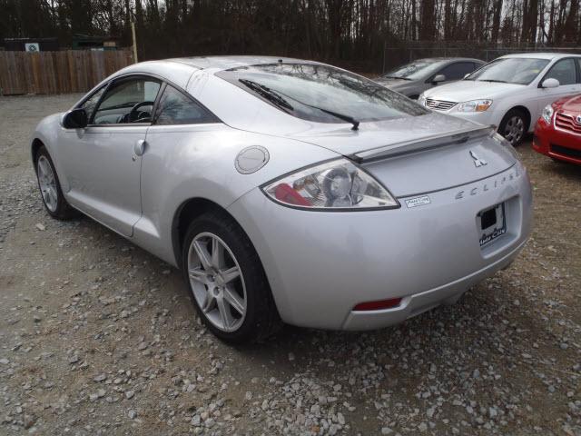 Mitsubishi Eclipse 2007 photo 2