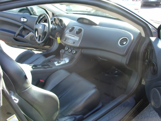 Mitsubishi Eclipse 2007 photo 2