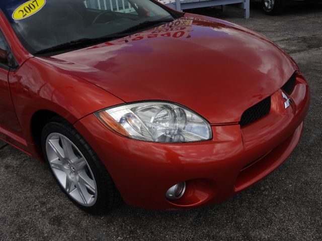 Mitsubishi Eclipse 2007 photo 2