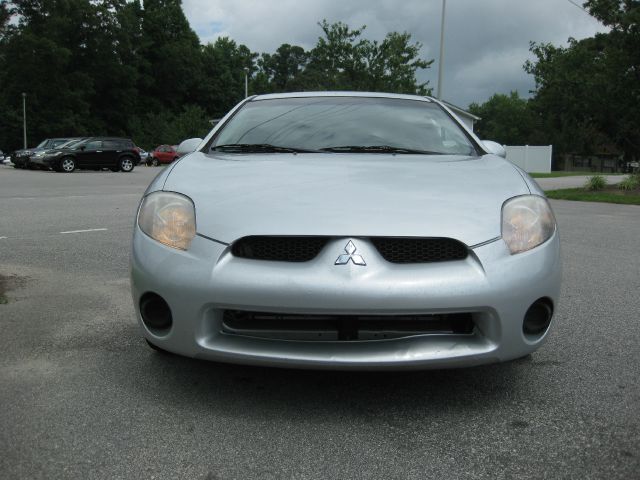 Mitsubishi Eclipse 2007 photo 2