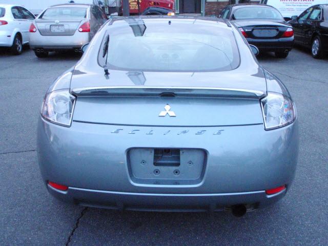 Mitsubishi Eclipse 2007 photo 2
