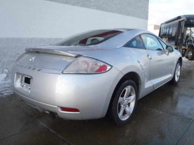 Mitsubishi Eclipse 2008 photo 2