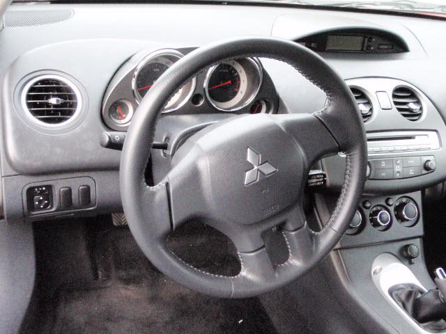 Mitsubishi Eclipse 2009 photo 2