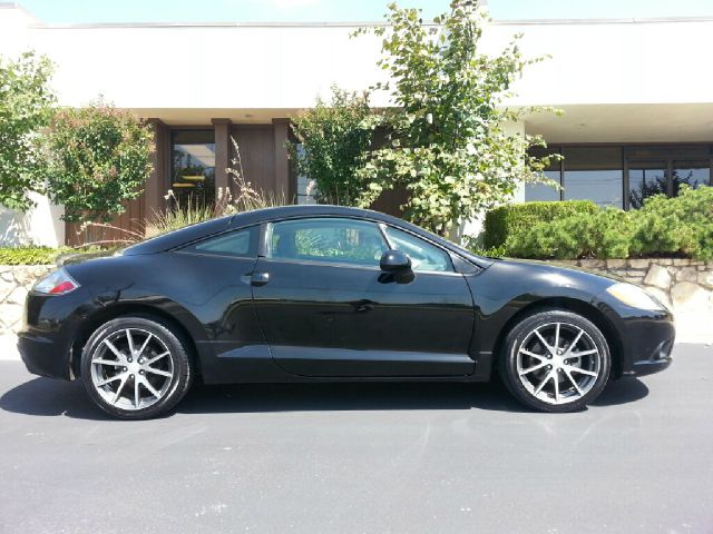 Mitsubishi Eclipse 2011 photo 2