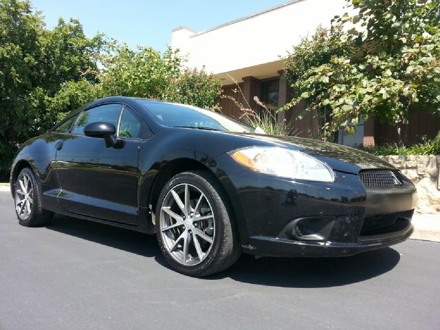 Mitsubishi Eclipse 2011 photo 3