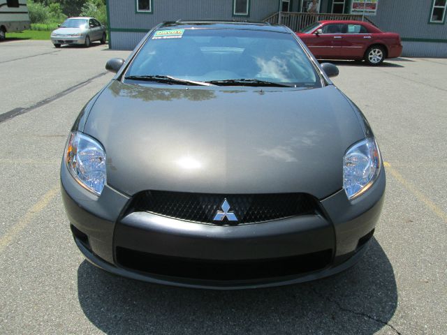 Mitsubishi Eclipse 2011 photo 2